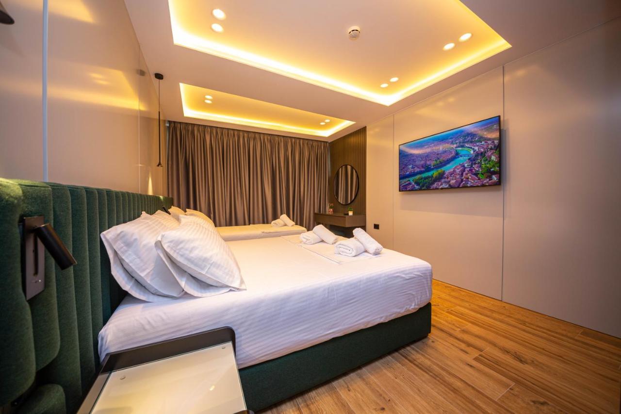 Hotel Lili-1 Sarandë Eksteriør billede